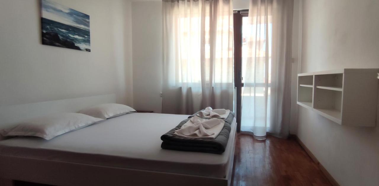 Yanevi Apartments เชอร์โนโมเรทส์ ภายนอก รูปภาพ