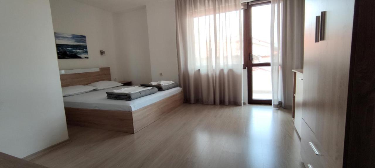 Yanevi Apartments เชอร์โนโมเรทส์ ภายนอก รูปภาพ