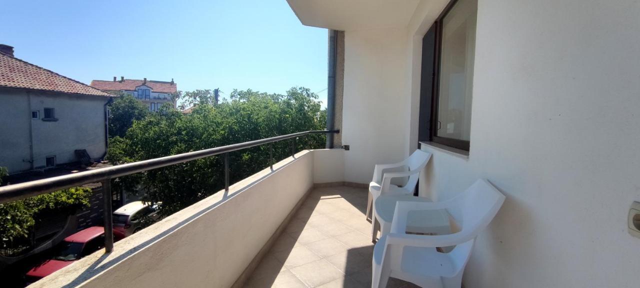 Yanevi Apartments เชอร์โนโมเรทส์ ภายนอก รูปภาพ
