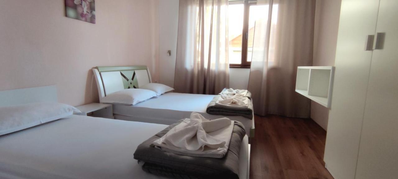Yanevi Apartments เชอร์โนโมเรทส์ ภายนอก รูปภาพ